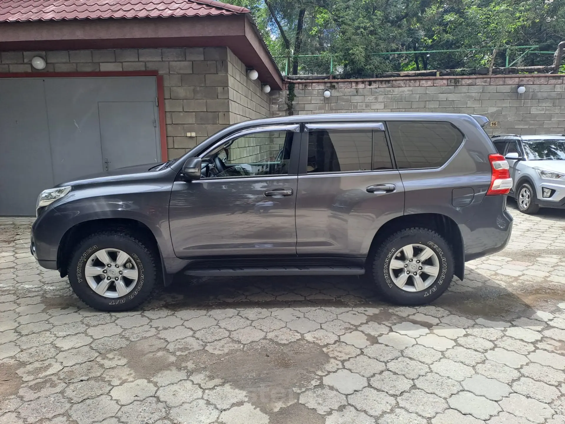 Toyota Land Cruiser Prado 2014