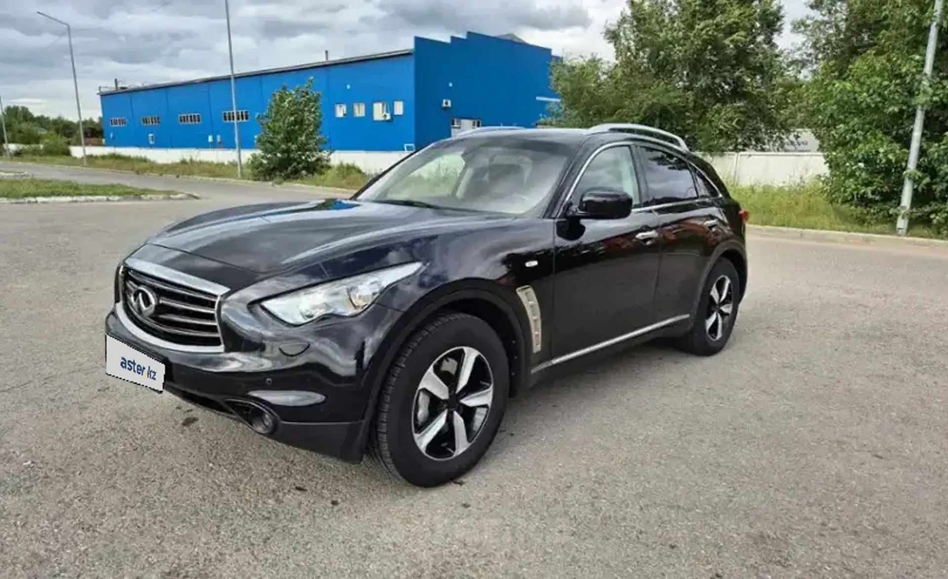 Infiniti QX70 2015