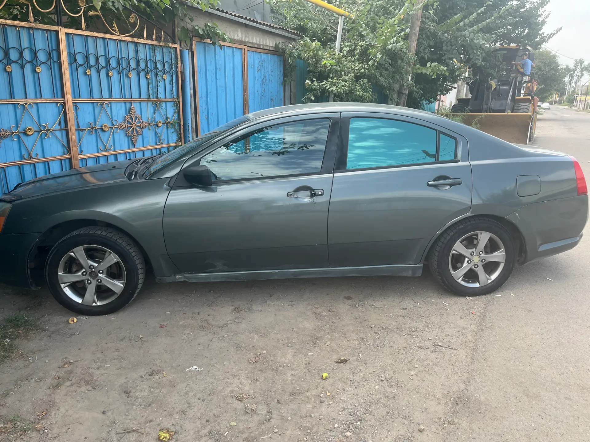 Mitsubishi Galant 2004