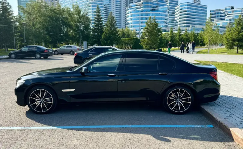 BMW 7 серии 2013 года за 15 500 000 тг. в Астана