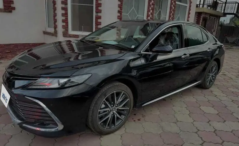 Toyota Camry 2023 года за 15 500 000 тг. в Алматы
