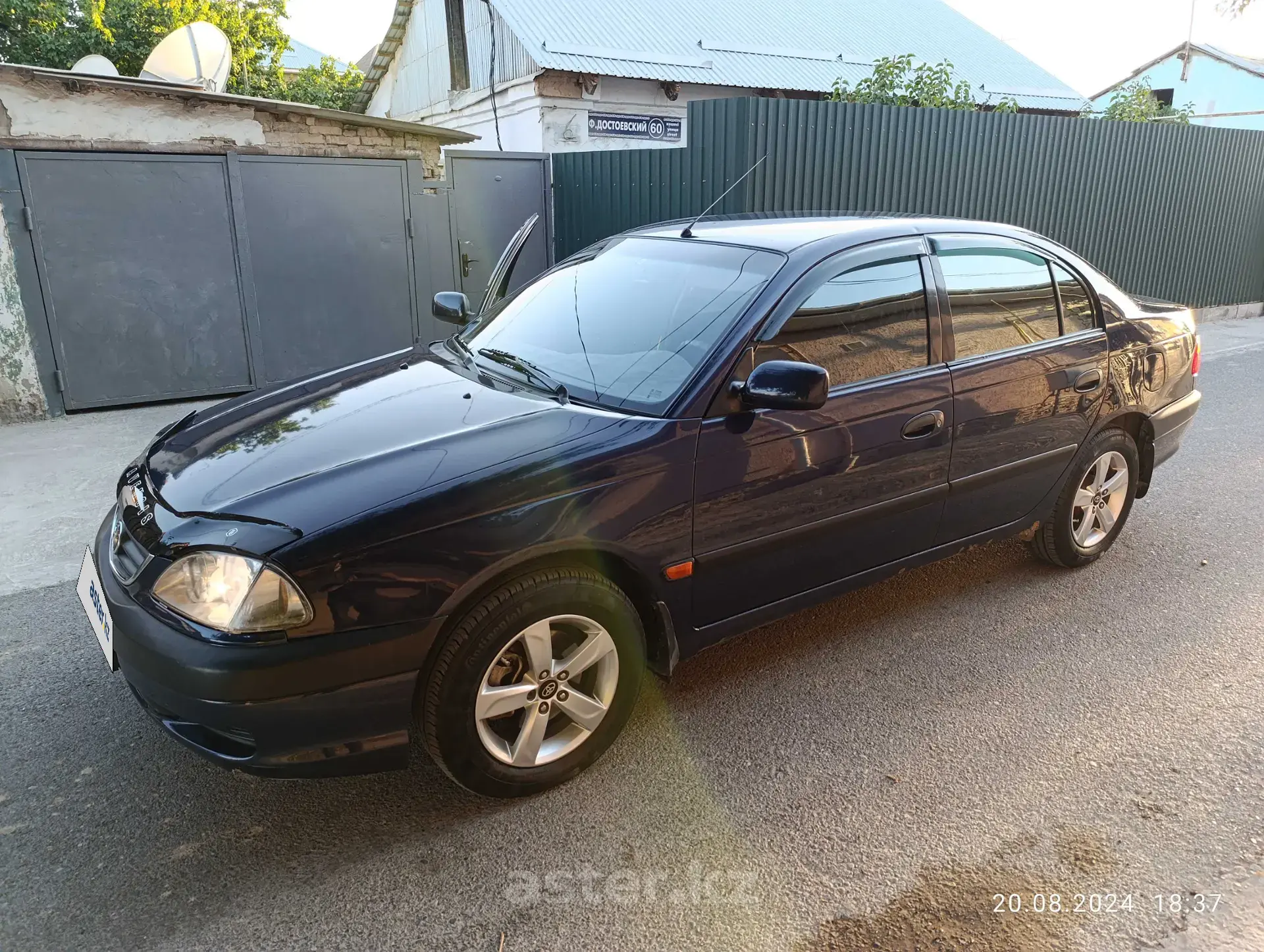 Toyota Avensis 2001