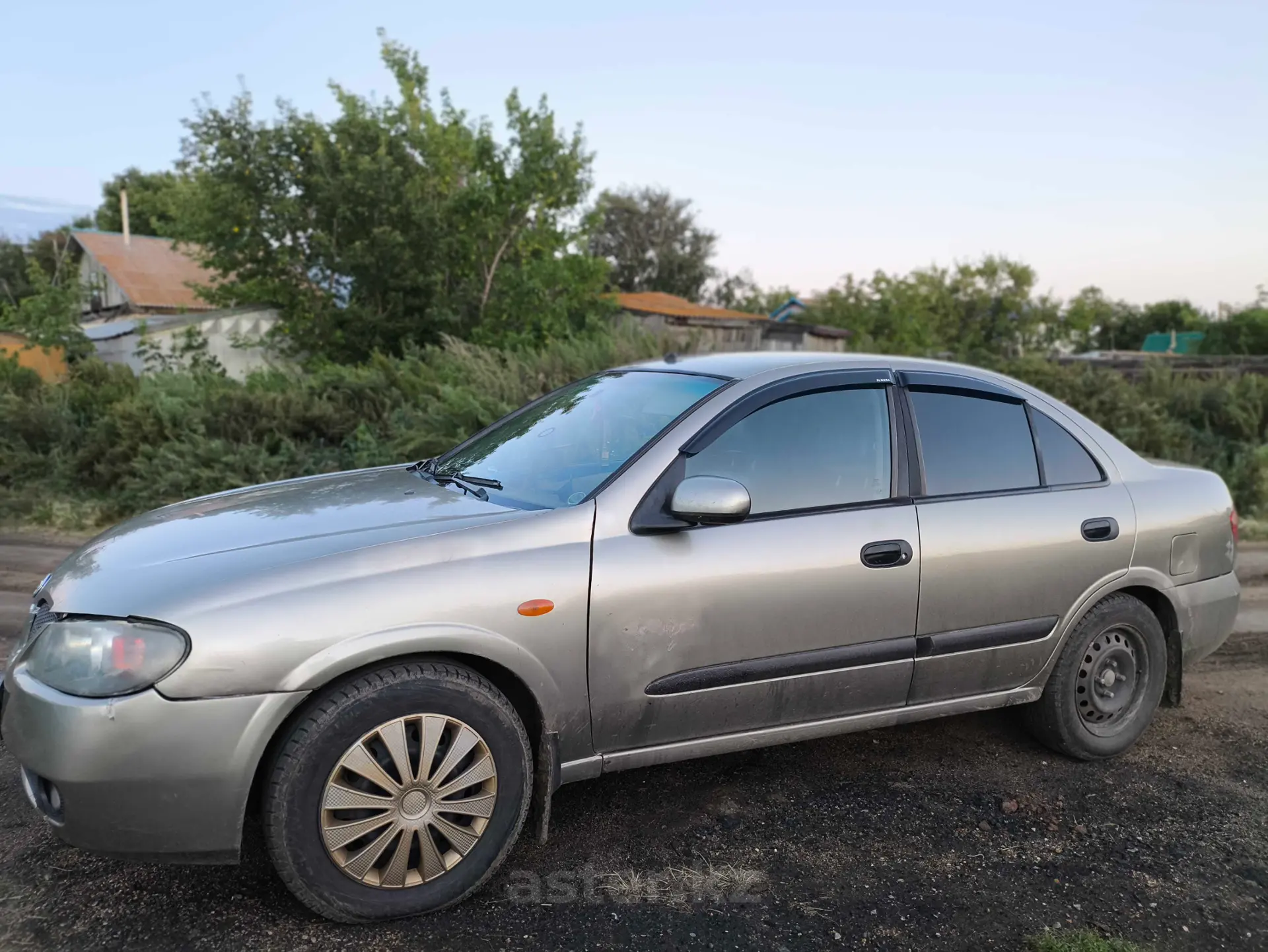 Nissan Almera 2004