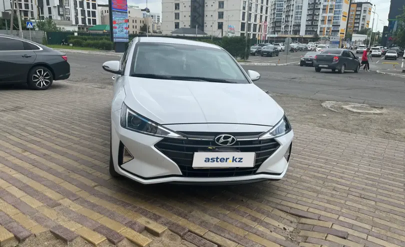 Hyundai Elantra 2020 года за 8 000 000 тг. в Атырау