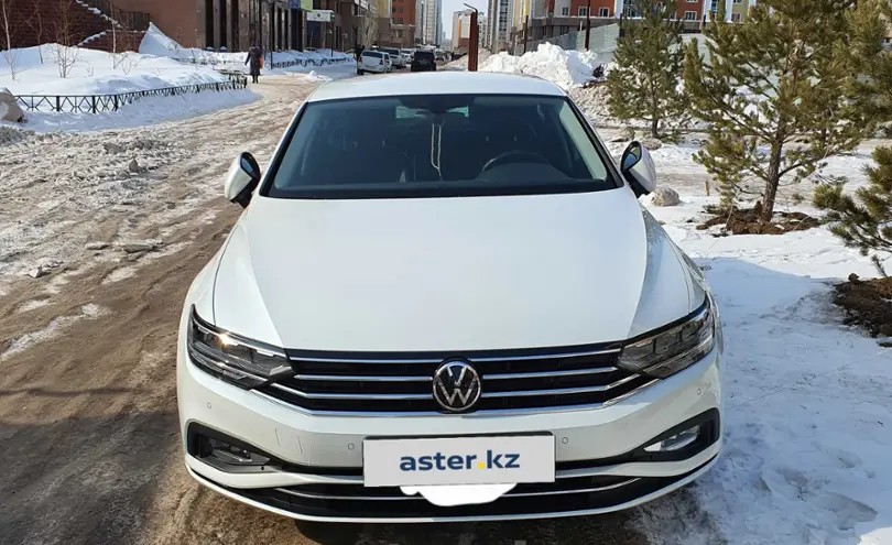 Volkswagen Passat 2020 года за 13 000 000 тг. в Астана