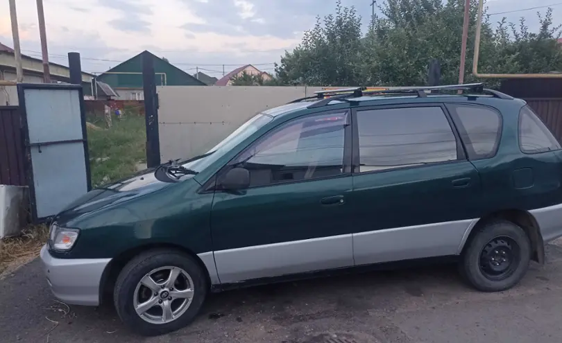 Toyota Ipsum 1996 года за 3 100 000 тг. в Алматы