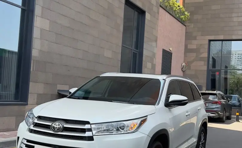 Toyota Highlander 2018 года за 17 500 000 тг. в Алматы