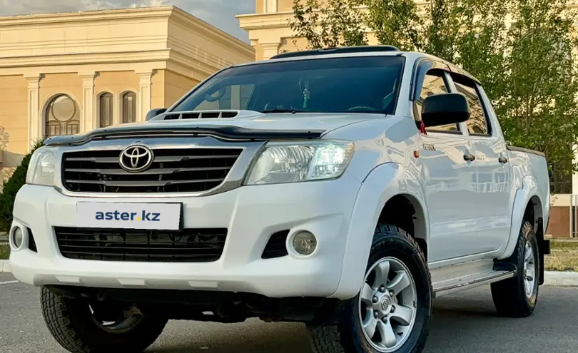 Toyota Hilux 2015 года за 9 500 000 тг. в Атырау