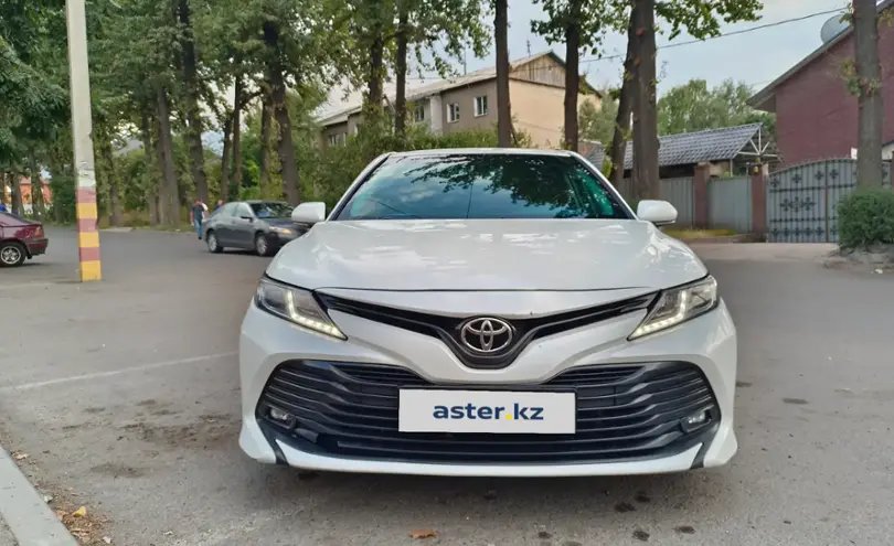 Toyota Camry 2018 года за 12 000 000 тг. в Алматы