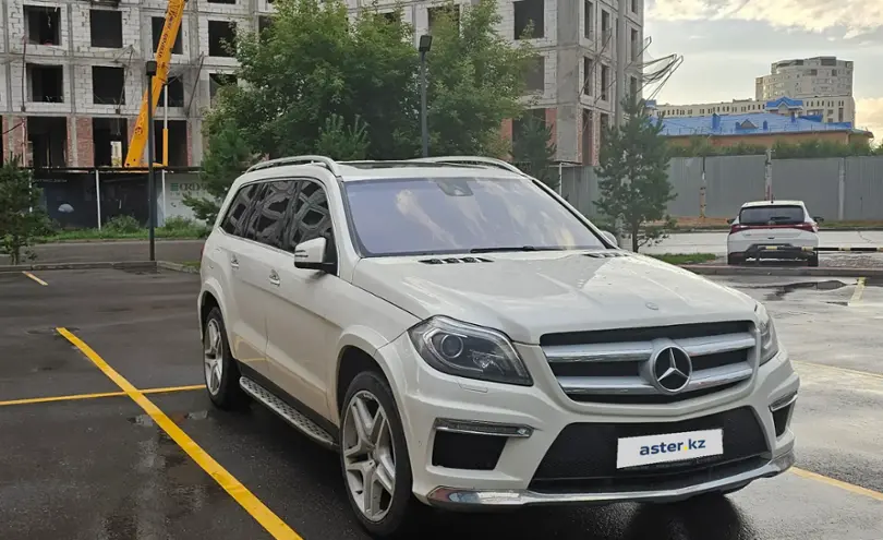 Mercedes-Benz GL-Класс 2015 года за 19 000 000 тг. в Астана