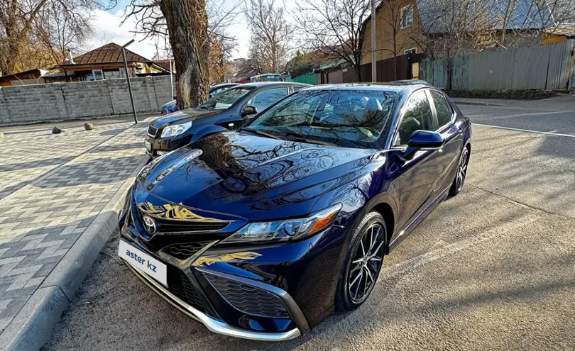 Toyota Camry 2021 года за 14 500 000 тг. в Алматы