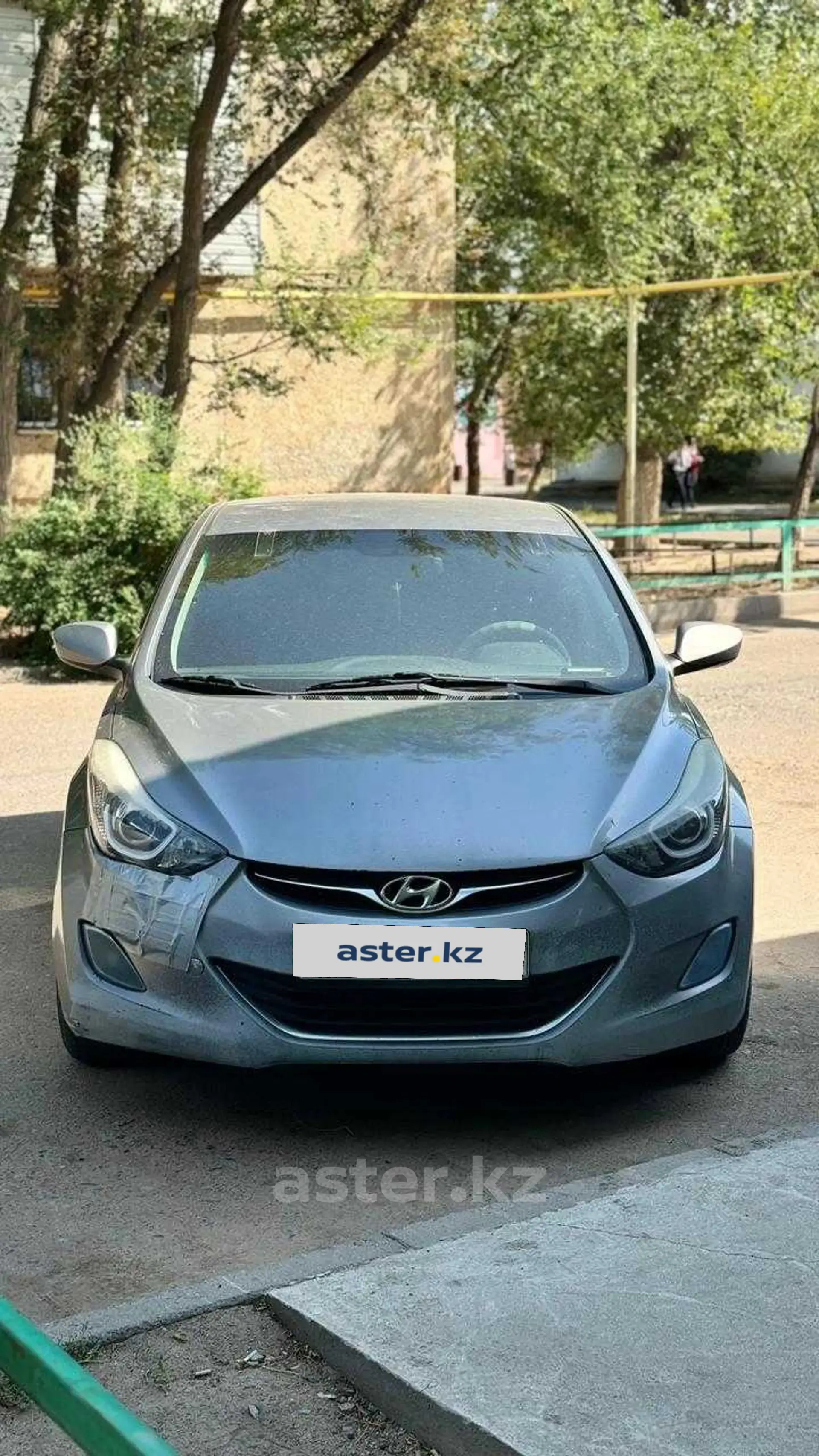 Hyundai Elantra 2012