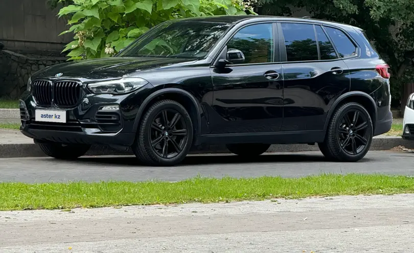 BMW X5 2019 года за 28 000 000 тг. в Алматы