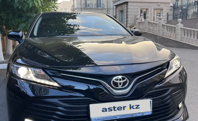 Toyota Camry 2018 года за 12 950 000 тг. в Астана