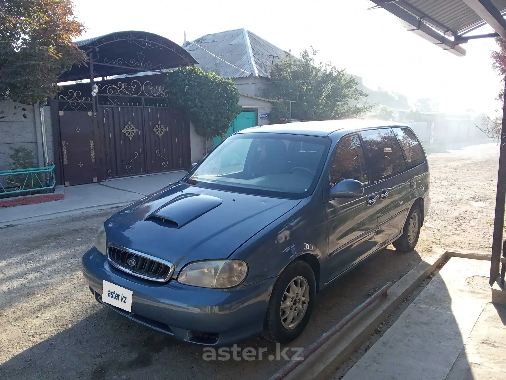 Kia Carnival 2000