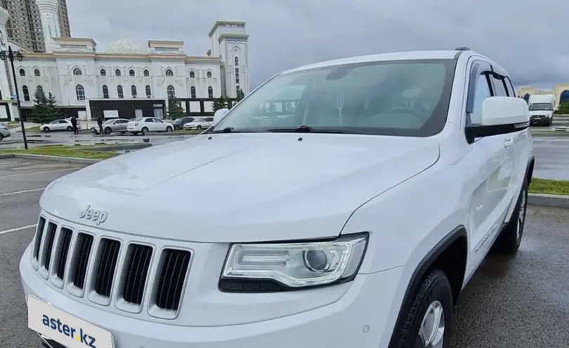 Jeep Grand Cherokee 2014 года за 14 490 000 тг. в Астана