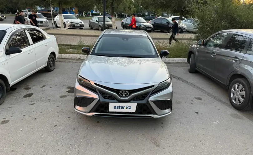 Toyota Camry 2021 года за 13 500 000 тг. в Актюбинская область