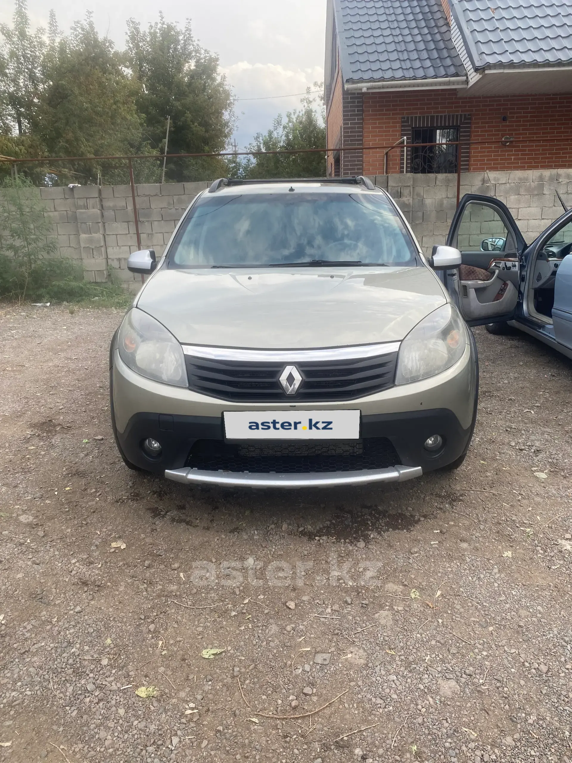 Renault Sandero 2013