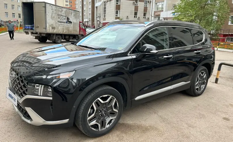 Hyundai Santa Fe 2021 года за 17 000 000 тг. в Астана