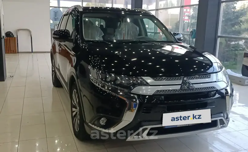 Mitsubishi Outlander 2021 года за 15 000 000 тг. в Астана