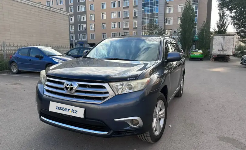 Toyota Highlander 2012 года за 11 000 000 тг. в Астана