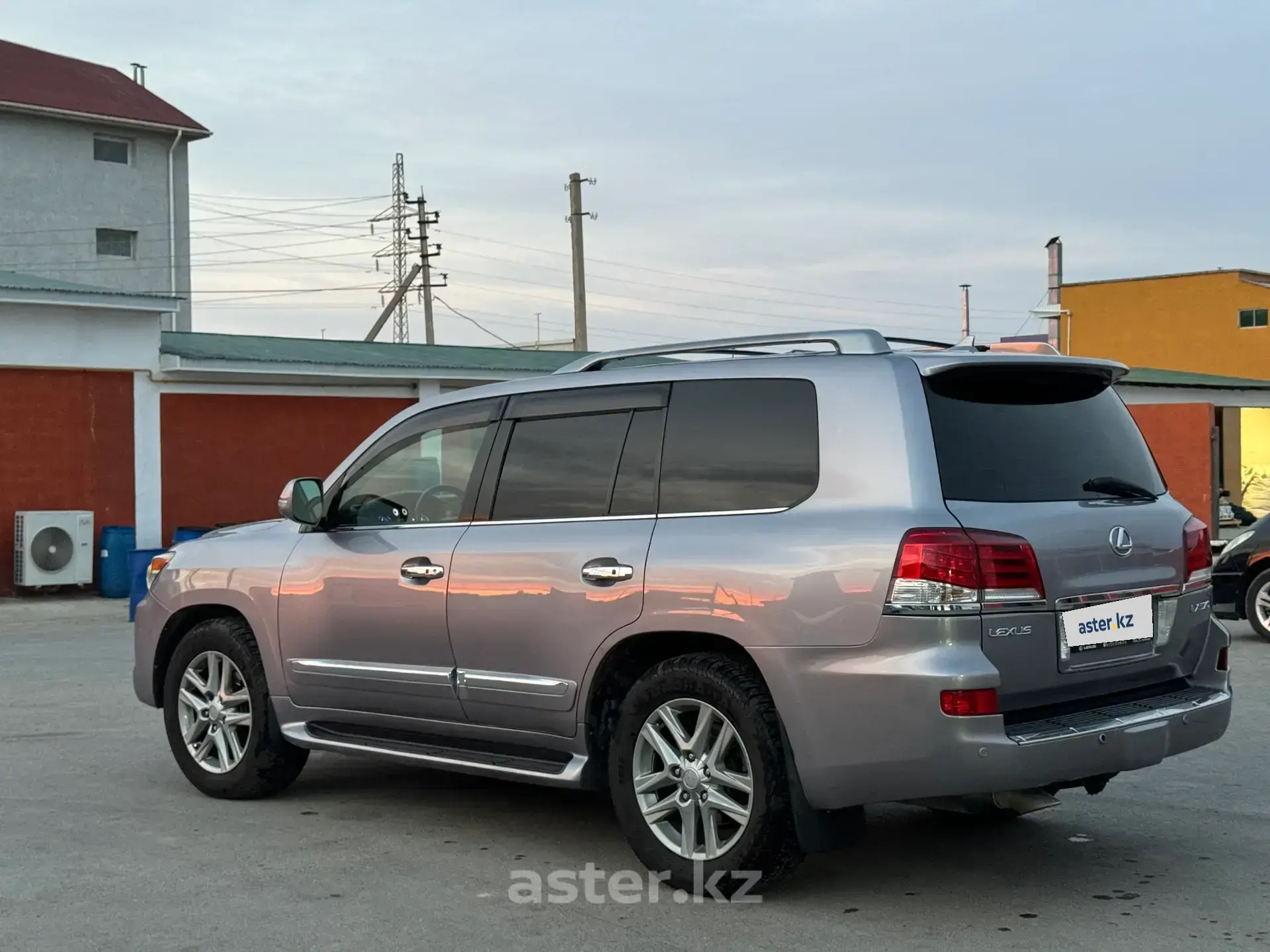 Lexus LX 2009