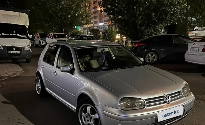 Volkswagen Golf 2002 года за 2 500 000 тг. в Астана