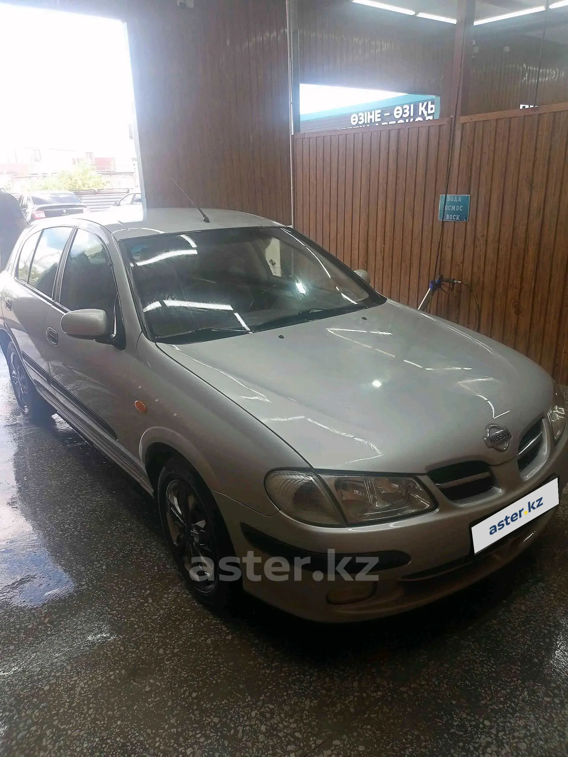 Nissan Almera 2001