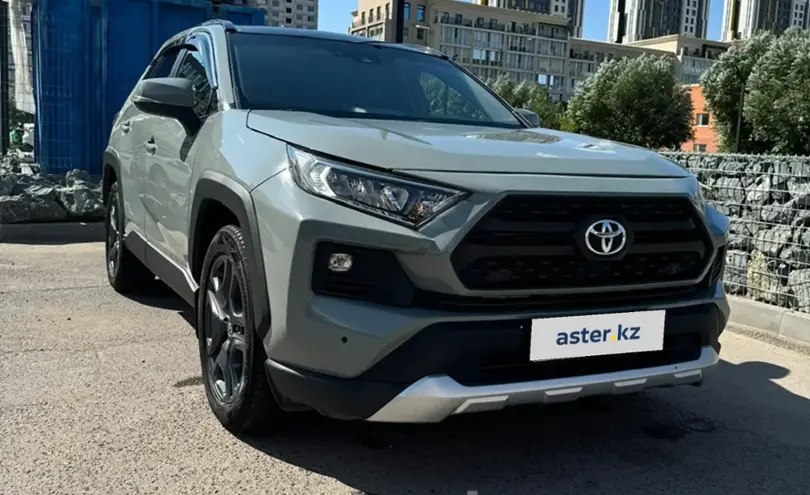 Toyota RAV4 2022 года за 15 000 000 тг. в Алматы