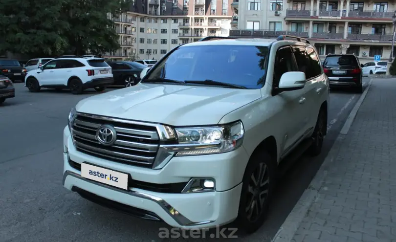 Toyota Land Cruiser 2017 года за 36 000 000 тг. в Алматы