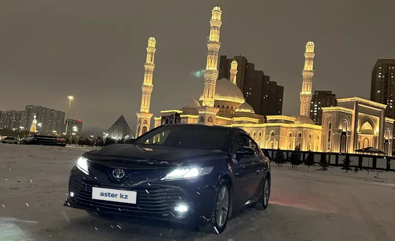 Toyota Camry 2020 года за 15 000 000 тг. в Астана