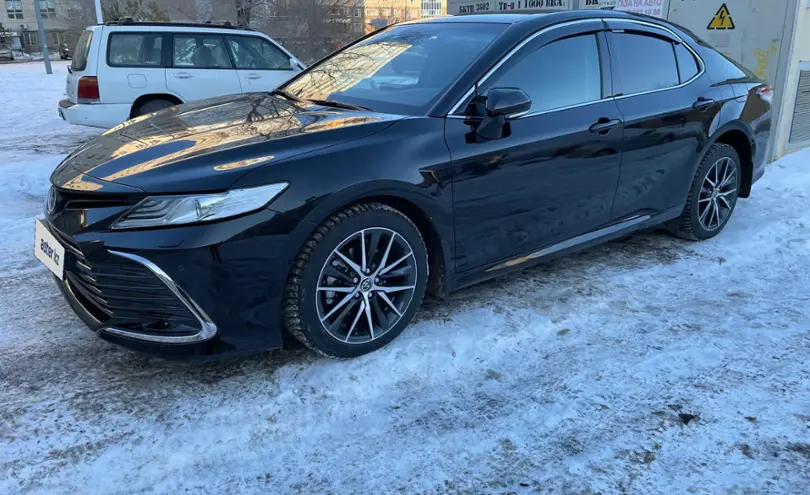 Toyota Camry 2021 года за 17 900 000 тг. в Астана