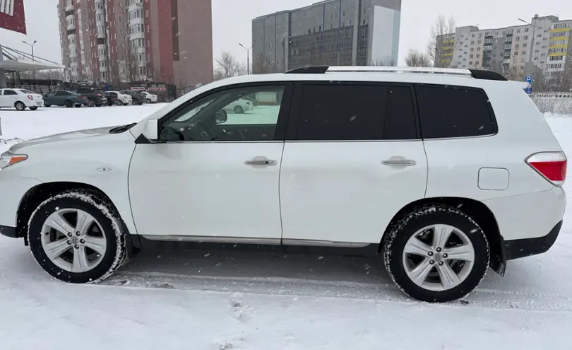 Toyota Highlander 2011 года за 13 700 000 тг. в Усть-Каменогорск