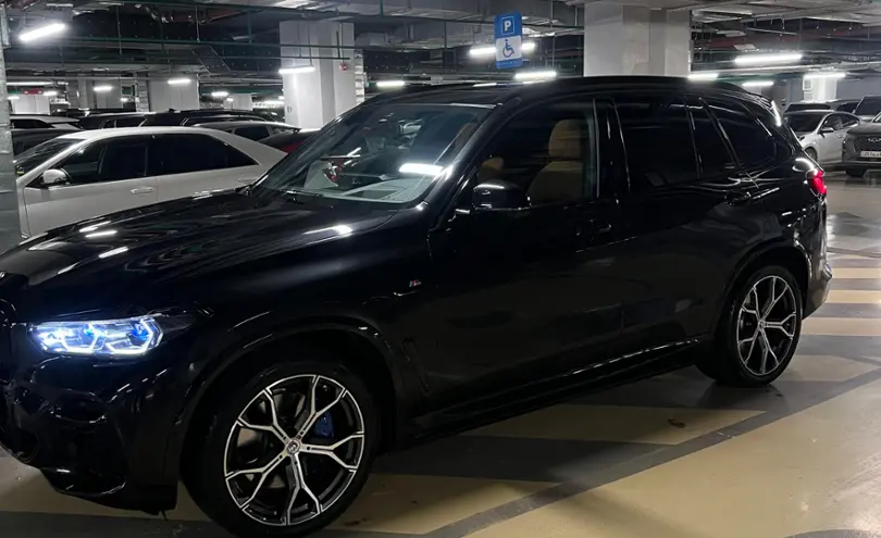 BMW X5 2022 года за 45 000 000 тг. в Астана