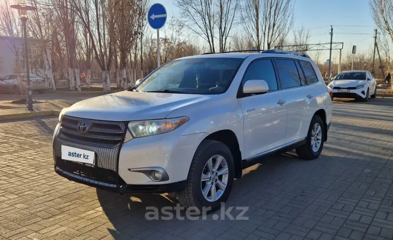 Toyota Highlander 2013 года за 13 600 000 тг. в Актобе