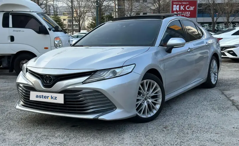 Toyota Camry 2019 года за 15 500 000 тг. в Костанай