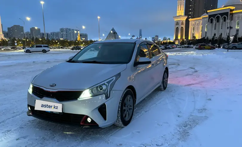 Kia Rio 2021 года за 7 600 000 тг. в Астана