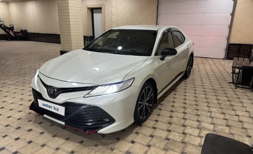 Toyota Camry 2020 года за 14 200 000 тг. в Алматы