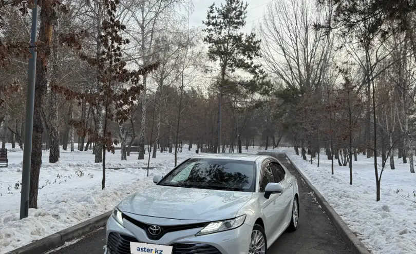 Toyota Camry 2019 года за 15 000 000 тг. в Алматы