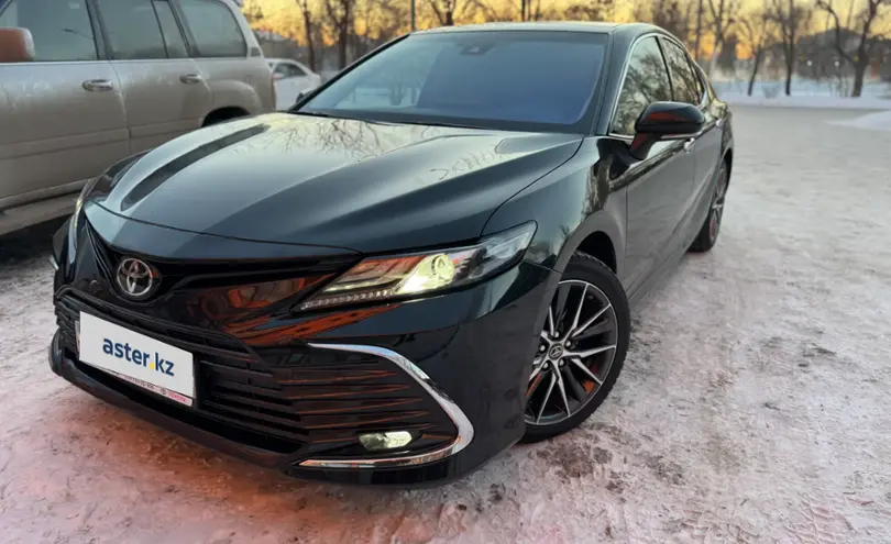 Toyota Camry 2023 года за 17 000 000 тг. в Актобе