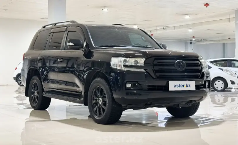 Toyota Land Cruiser 2018 года за 33 850 000 тг. в Алматы