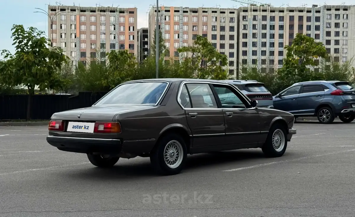 BMW 7 серии 1985 года за 2 800 000 тг. в Восточно-Казахстанская область фото 3