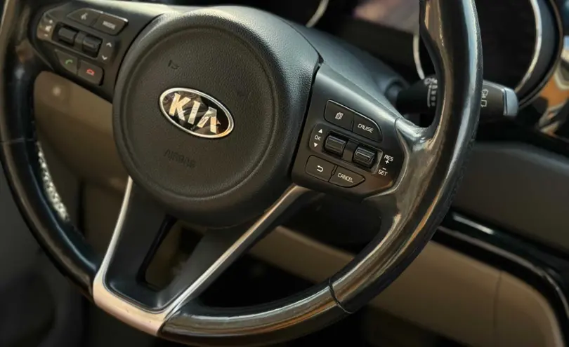 Kia Carnival 2017 года за 11 500 000 тг. в Астана фото 4