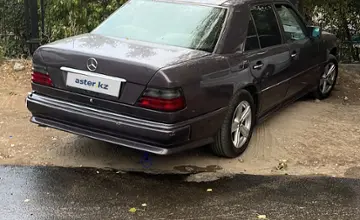 Mercedes-Benz E-Класс 1993 года за 1 700 000 тг. в Алматы фото 4