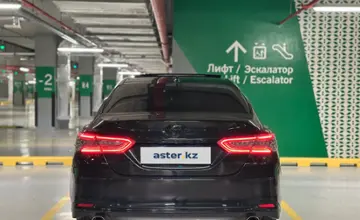 Toyota Camry 2023 года за 16 800 000 тг. в Астана