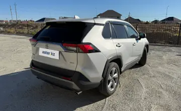 Toyota RAV4 2020 года за 16 500 000 тг. в Атырауская область фото 2