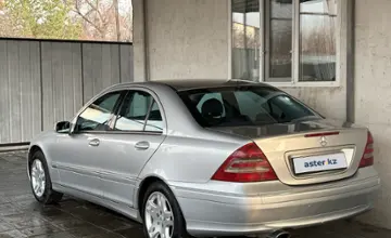 Mercedes-Benz C-Класс 2003 года за 3 500 000 тг. в Алматы