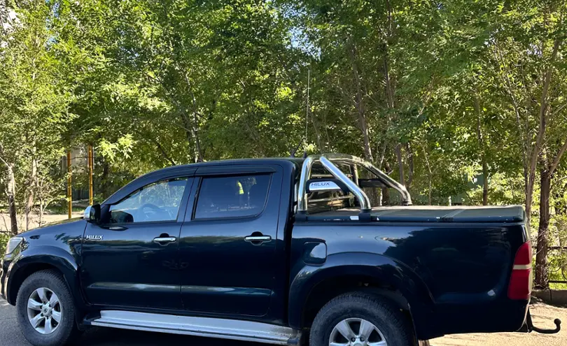 Toyota Hilux 2014 года за 12 500 000 тг. в Астана
