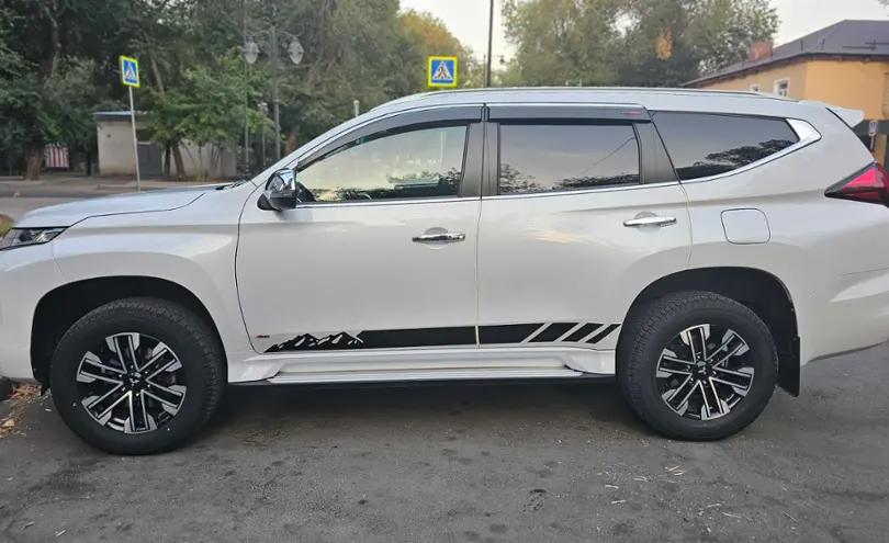 Mitsubishi Montero Sport 2021 года за 18 500 000 тг. в Алматы