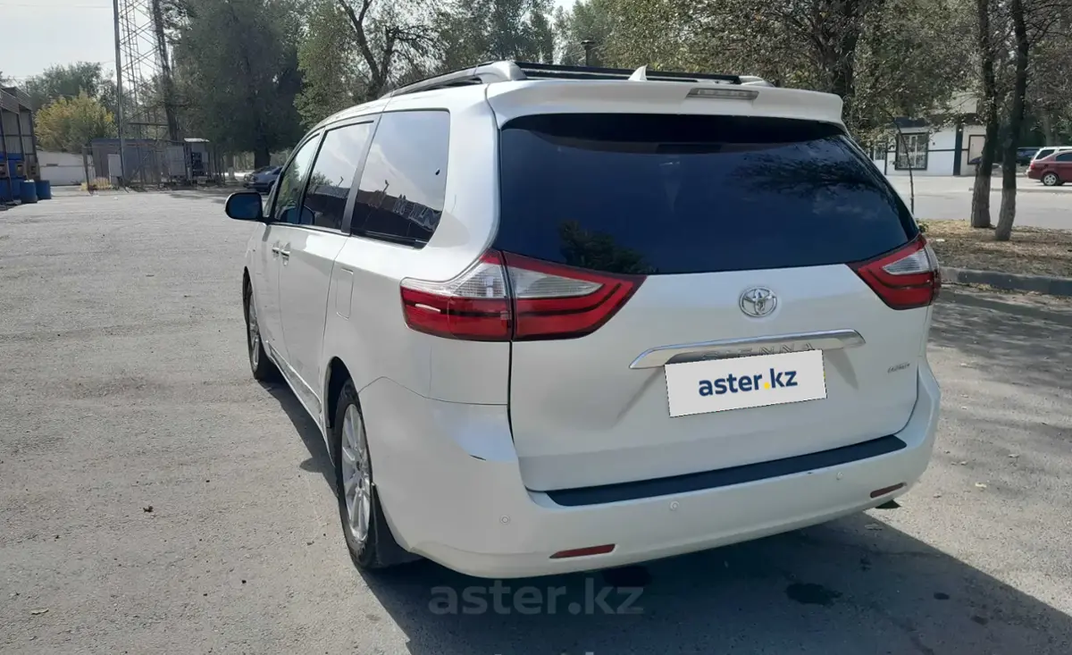 Toyota Sienna 2017 года за 16 000 000 тг. в Жамбылская область